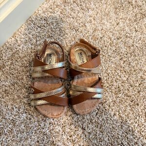 Michael Kors Toddler Sandals Size 6 – Gold/Tan – Logo – Excellent Condition